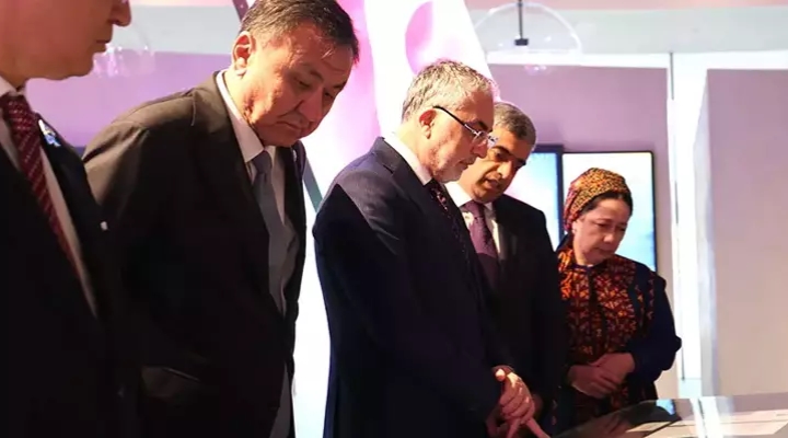 Bakan Işıkhan, Azerbaycan'da