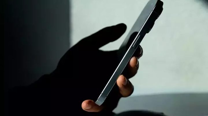 ‘Sosyal medya kullanım süresi yoğunluğu, gençlerde beyin çürümesine yol açıyor’