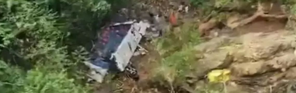 Kolombiya’da otobüs uçuruma yuvarlandı: 17 ölü, 20 yaralı