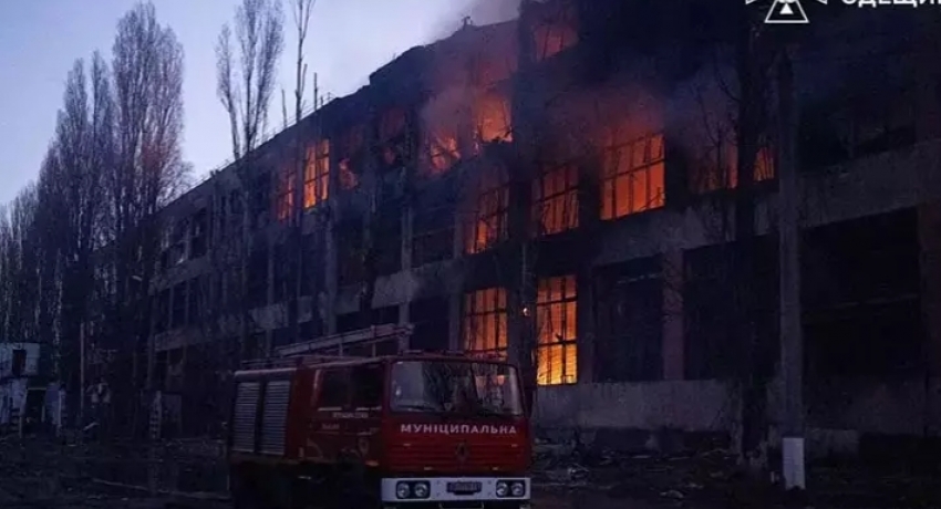 Zelenskiy: Rusya, 30 füze ve 450'den fazla İHA ile saldırı düzenledi