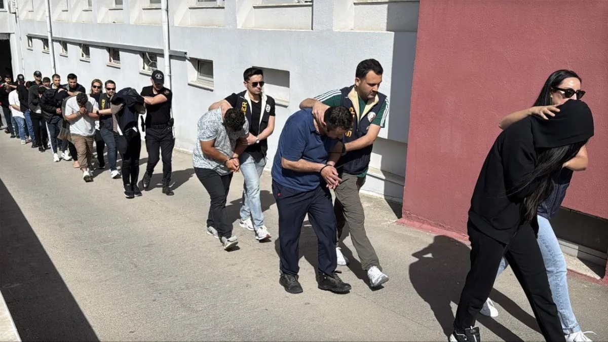 Ankara'da sahte kimlikle 50 milyon dolandırdılar: 24 tutuklama