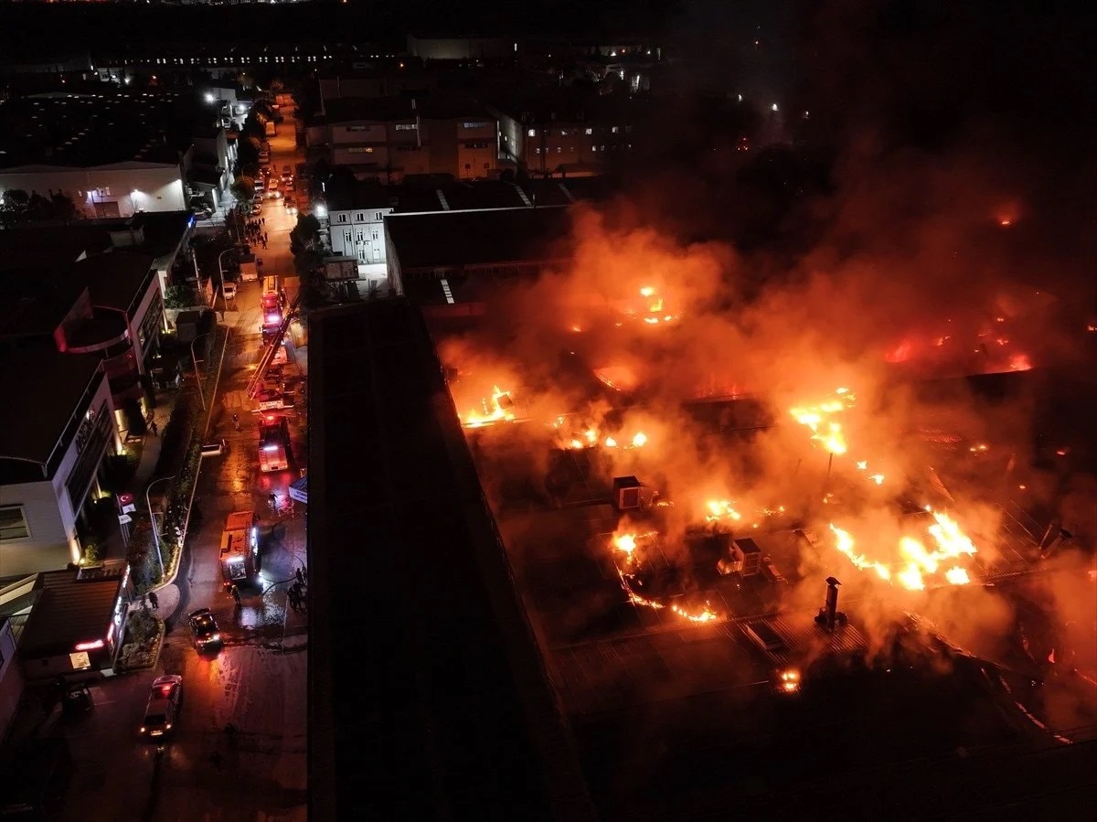 Bursa'da kimyasal kaplama fabrikasında yangın