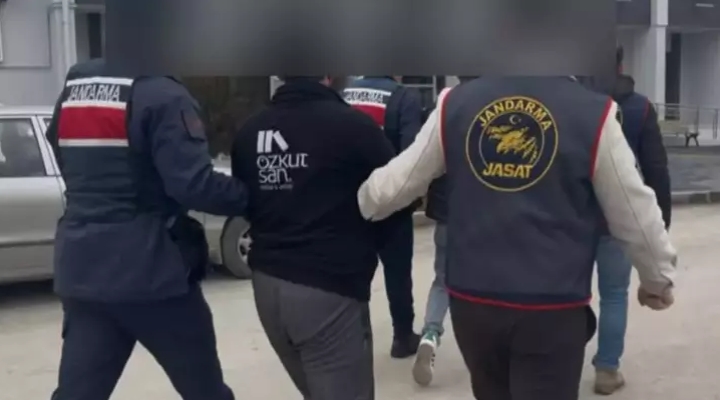 Çorum'da 10 evden hırsızlık yapan 2 şüpheli tutuklandı