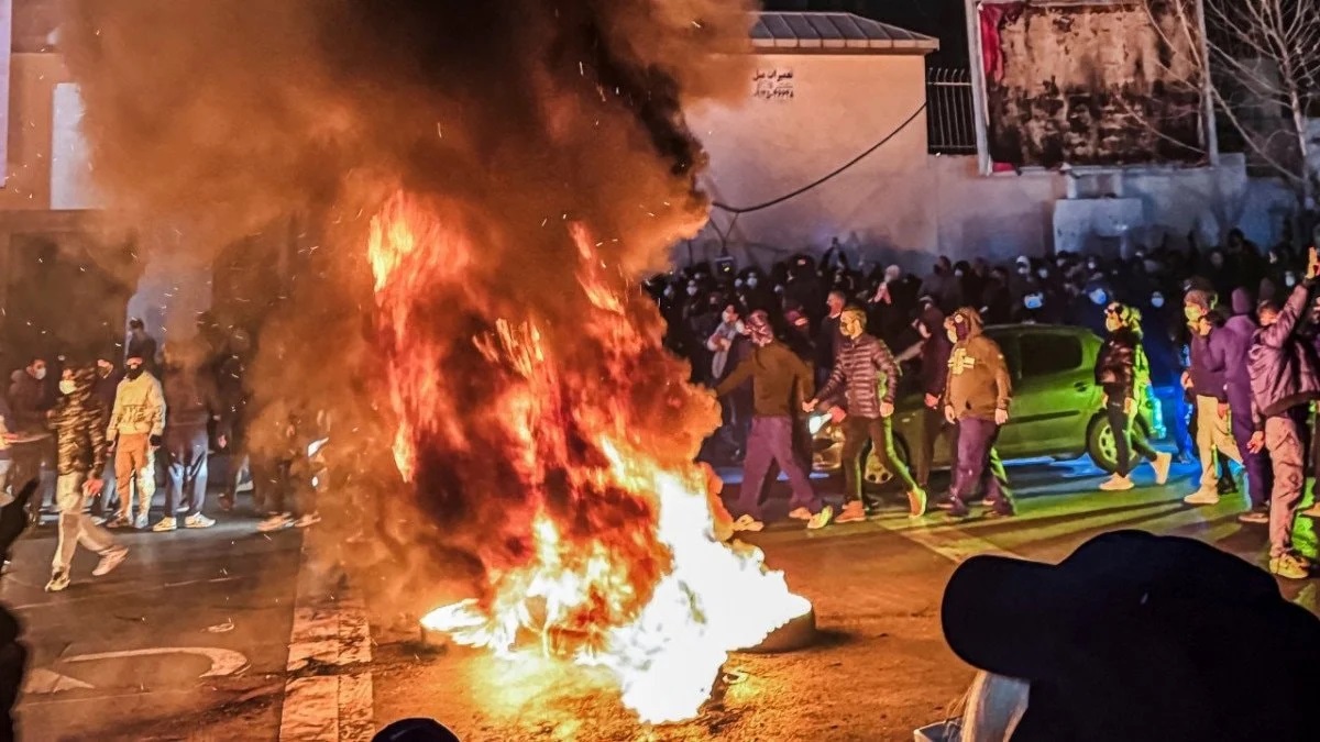 İran'daki protestolarda can kaybı yaklaşık 2 bine yükseldi
