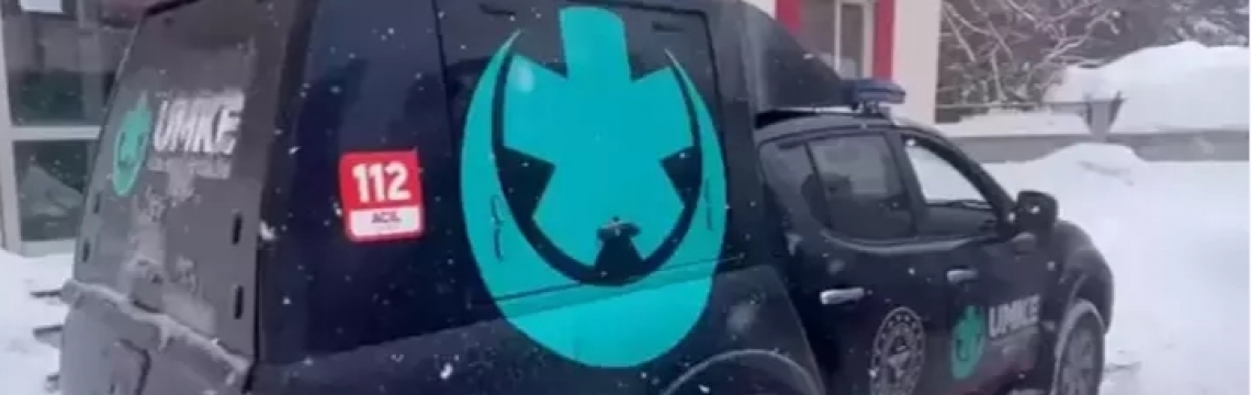 Diyabetli çocuk, kar yağışı ve çığ riskinin bulunduğu köyden alınıp hastaneye ulaştırıldı