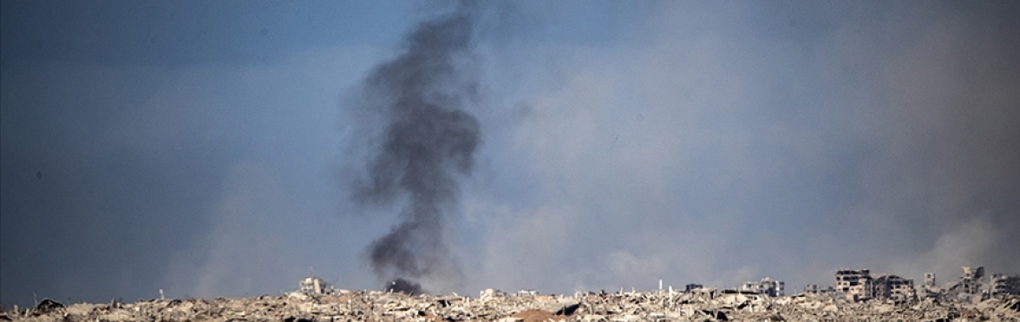 İsrail ordusu, Gazze Şeridi'nin çeşitli bölgelerini topçu atışlarıyla vurdu