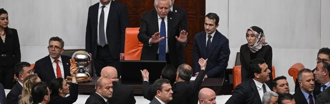 TBMM Genel Kurulu'nda tabutlu eylem kavgası