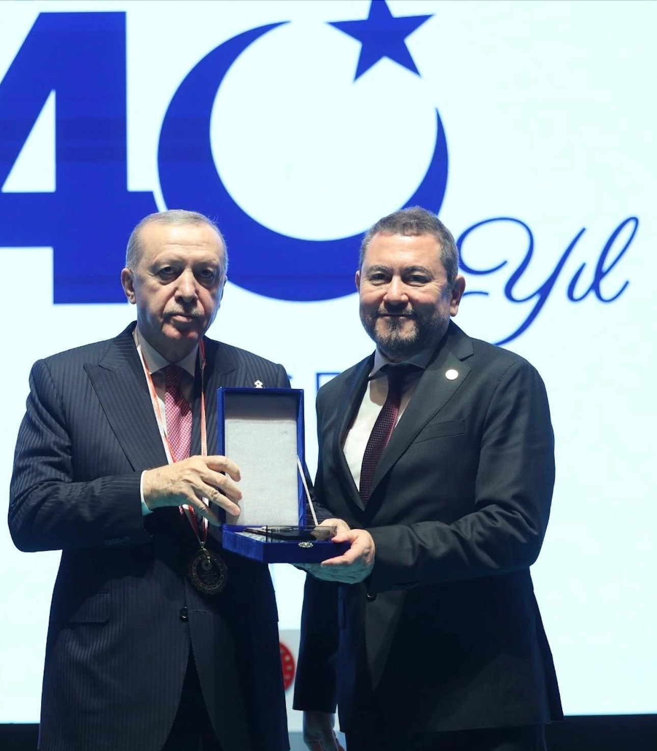 Erdoğan’dan İzmirli İş İnsanı Nazım Torbaoğlu’na Anlamlı Plaket