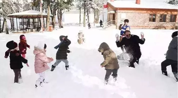 Van'ın Çatak ilçesinde eğitime kar engeli