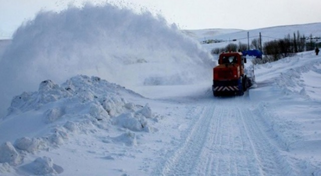 Kars Valisi Polat, tatil haberini ‘Sevgili çocuklar derslere küçük bir mola’ mesajıyla paylaştı