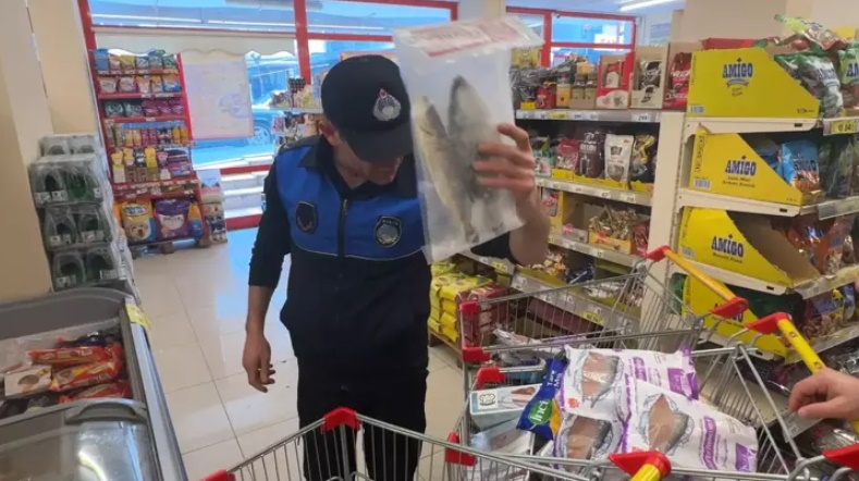 Avcılar’da market denetimi: Son kullanma tarihi geçen ürünlere el konuldu