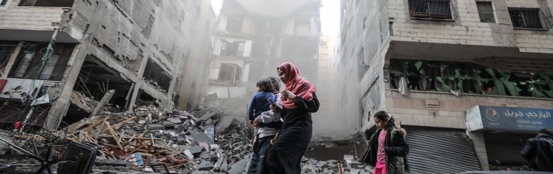 Ateşkesi ihlal eden İsrail, ramazan ayında da Gazze Şeridi'ni bombalamaya devam ediyor