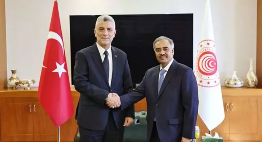 Bakan Bolat: D-8’e desteğimiz artarak devam edecek