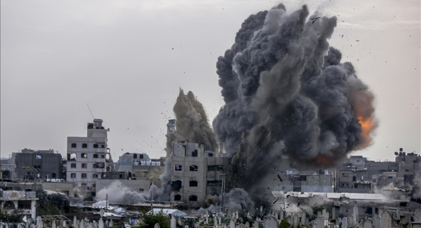 İsrail, ateşkese rağmen Gazze Şeridi’nde hava saldırıları ve yıkımlarını sürdürüyor