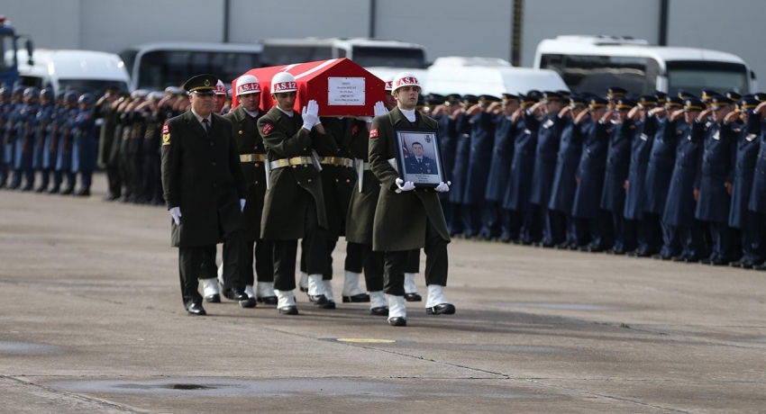 Şehit F-16 pilotu Bolat'ın cenazesi memleketine uğurlandı