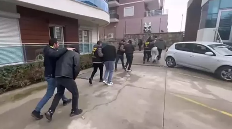 İzmir'de yasa dışı bahis operasyonunda 49 tutuklama