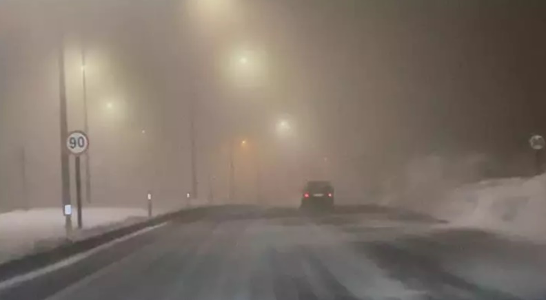 Develi-Erciyes yolunda sis sürücülere zor anlar yaşattı