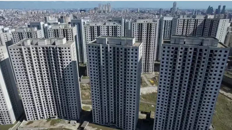 Esenyurt'ta 15 yıldır inşaatı süren gökdelenleri yapan şirkete soruşturma; kayyım atandı