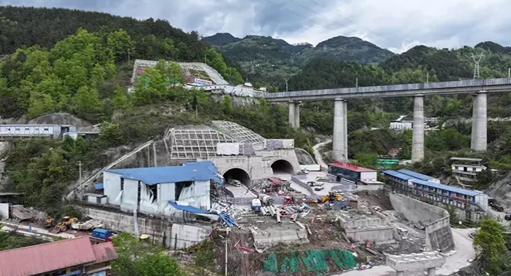 Çin'de tünel inşaatında patlama