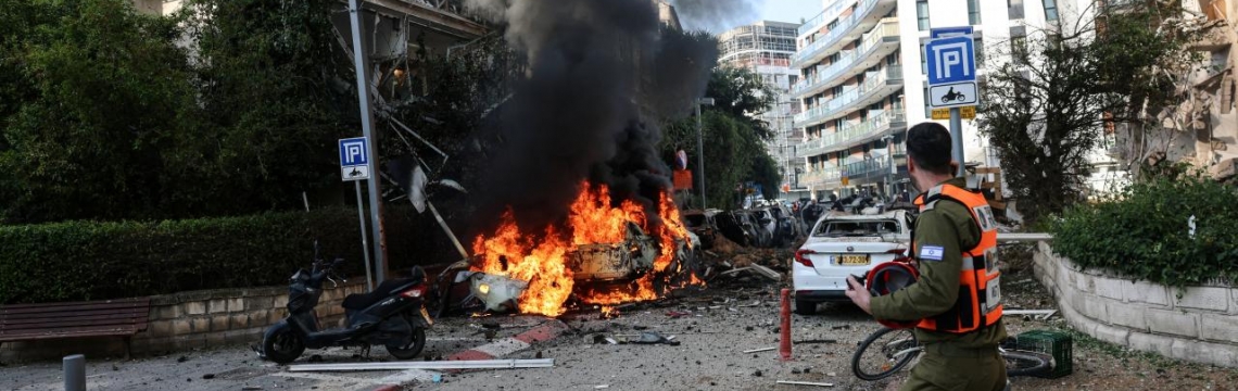 İran'dan Tel Aviv'e misilleme: 6 kişi yaralandı