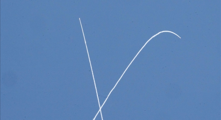 İran'dan yapılan misillemenin ardından İsrail'in birçok bölgesinde sirenler çaldı