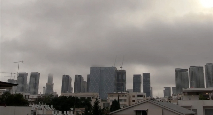 İran'ın düzenlediği füze saldırısında İsrail'in orta ve kuzey kesimlerinde 6 kişi yaralandı