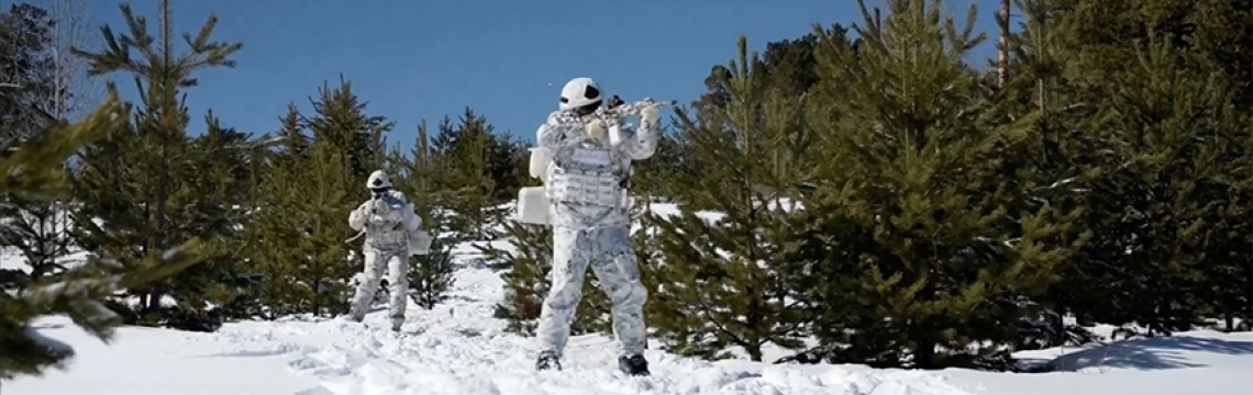 Komandolar, Sarıkamış'ta kar üstünde eğitimlerini sürdürüyor