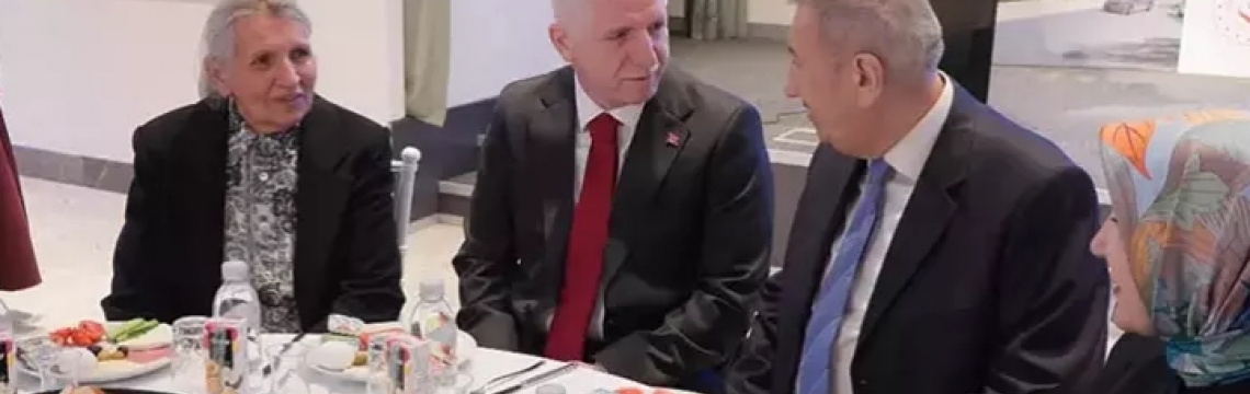 Vali Gül'den Darülaceze'ye bayram ziyareti