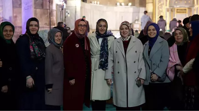 AK Parti Kadın Kolları'ndan Ayasofya Camii'nde 300 bin hatim duası