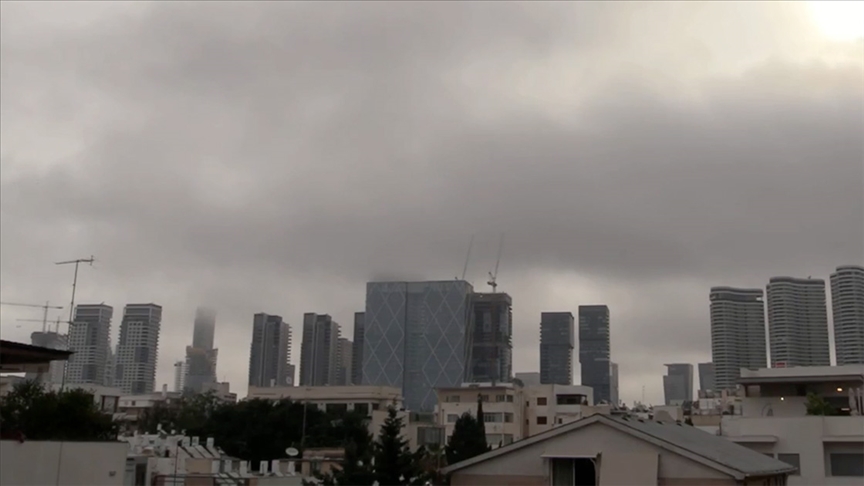 İran'ın düzenlediği füze saldırısında İsrail'in orta ve kuzey kesimlerinde 6 kişi yaralandı