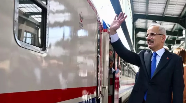 Bakan Uraloğlu: Tiyatro Treni, 4 Mayıs'ta Ankara'dan yola çıkacak