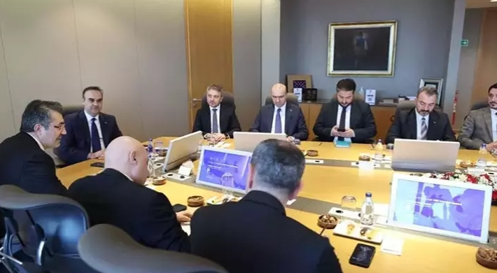 Bakan Kacır, Türkiye Bankalar Birliği Yönetim Kurulu toplantısında banka yöneticileri ile görüştü