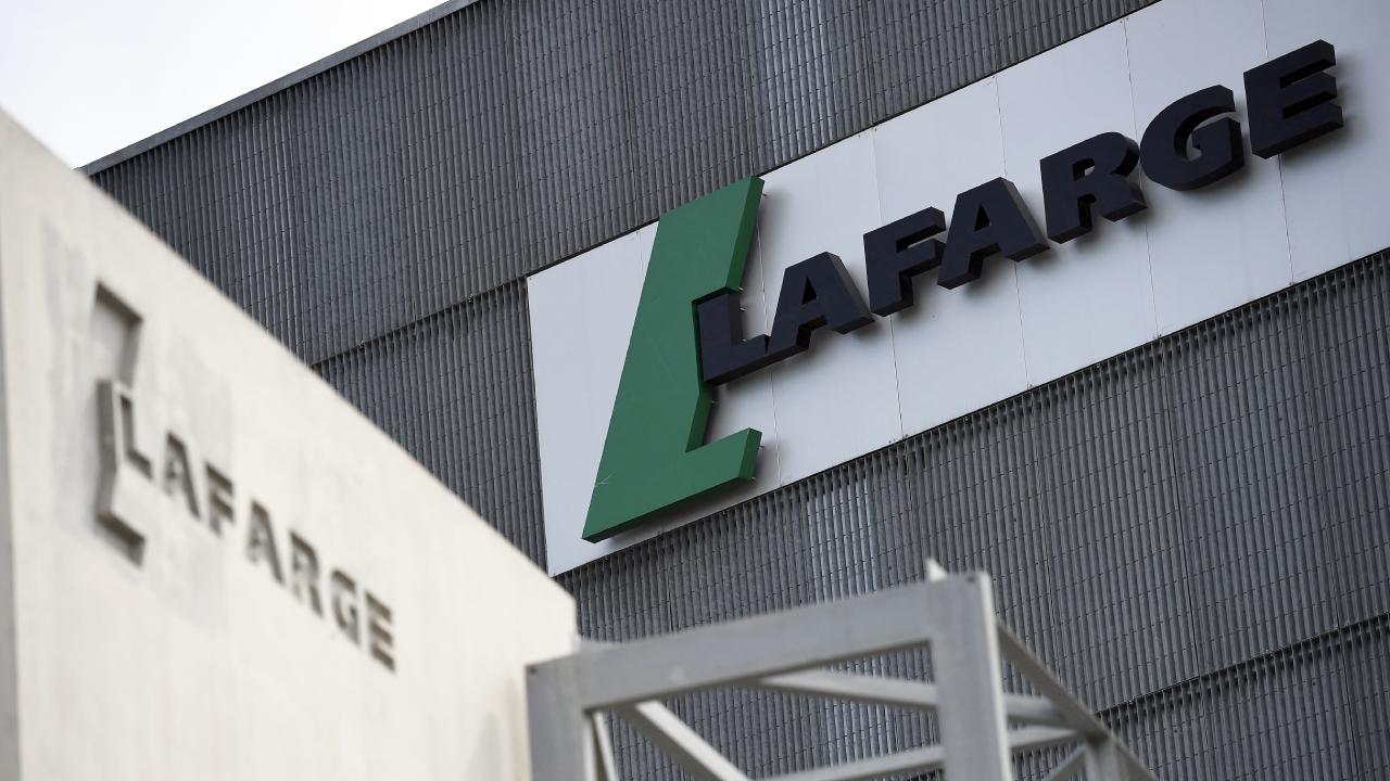 Lafarge "terör örgütünü finanse etmekten" suçlandı