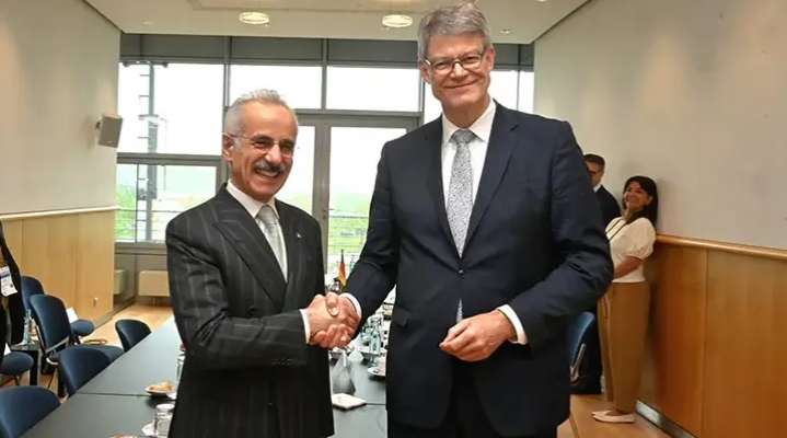 Bakan Uraloğlu, Alman mevkidaşı Schnieder ile bir araya geldi