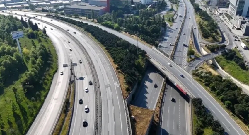 Bayramın ikinci gününde de yollar boş kaldı