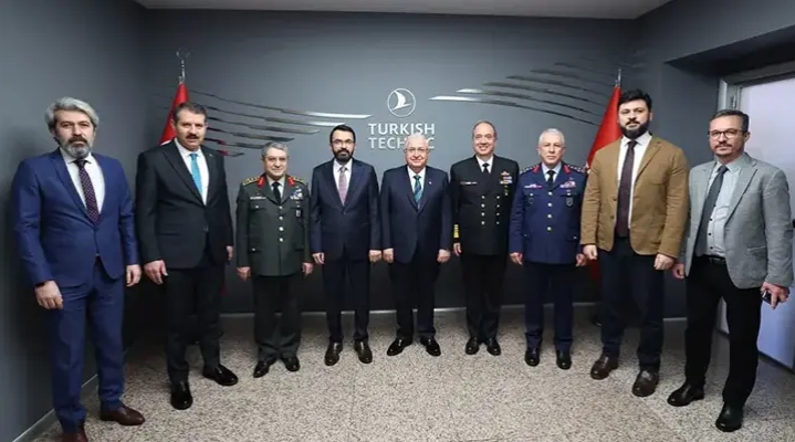 Bakan Güler, Türk Hava Yolları Teknik A.Ş'yi ziyaret etti