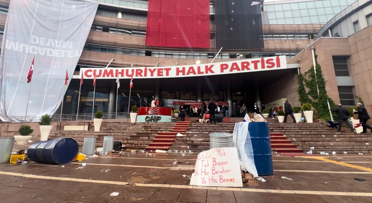 CHP Genel Merkezi'ndeki tahliye sırasında ve sonrasında yaşananlara ilişkin soruşturma