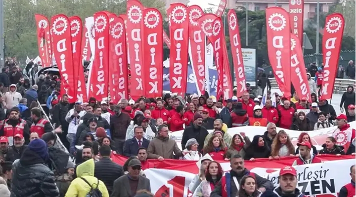Kadıköy'de 1 Mayıs kutlaması başladı
