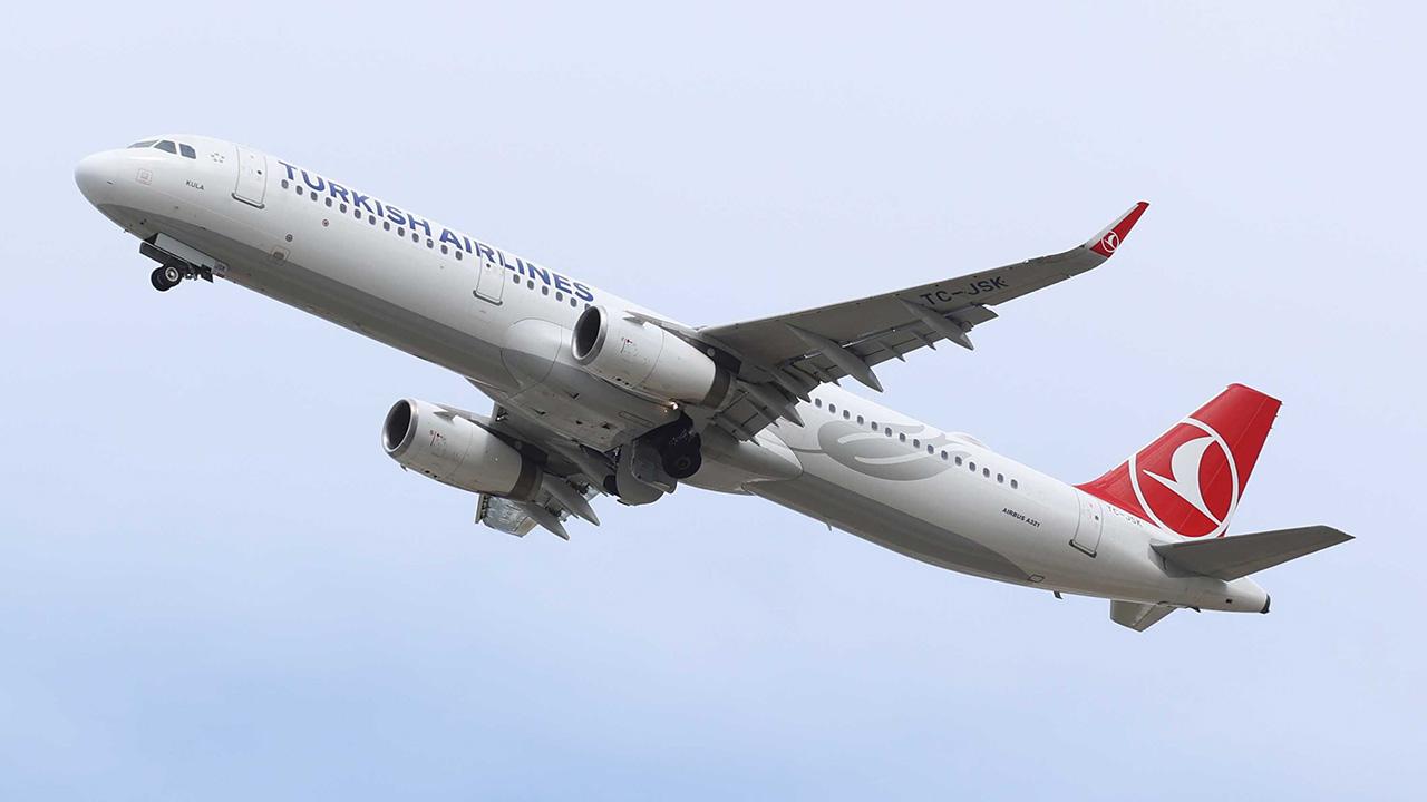THY uçağı teknik arıza nedeniyle tahliye edildi