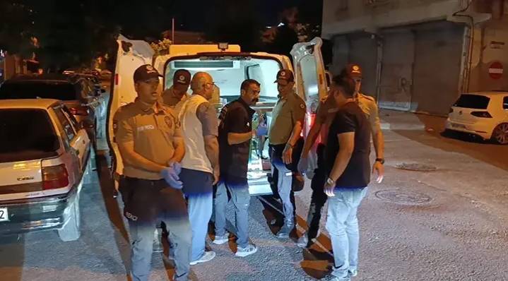 Yalnız yaşadığı evinde silahla vurulmuş halde ölü bulundu