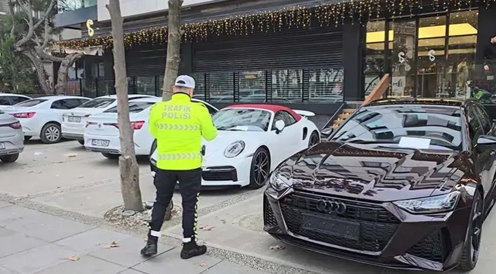 Kadıköy'de ünlü oto galeride 'dolandırıcılık' davasında sanıklar ilk kez hakim karşısına çıktı