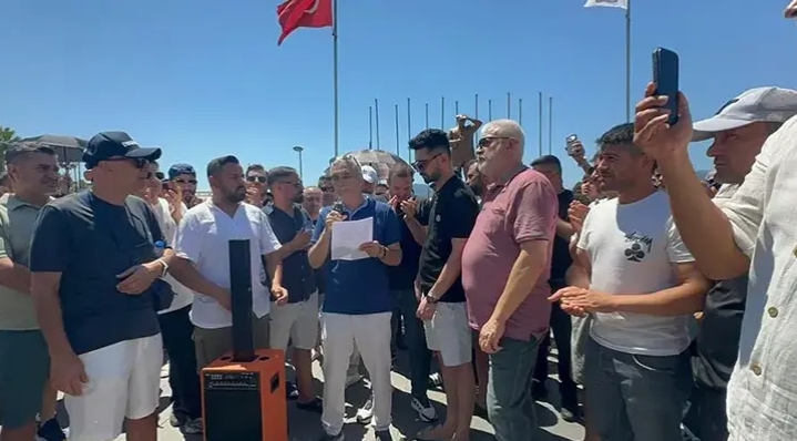 Marmaris'te çarşı esnafı, belediyeyi protesto etti