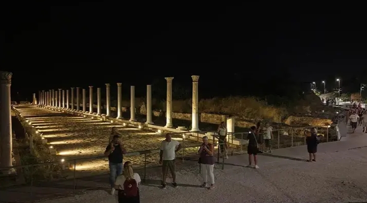 Modern ve antik yaşamın bir arada olduğu Side Antik Kenti'nde tarihe yolculuk