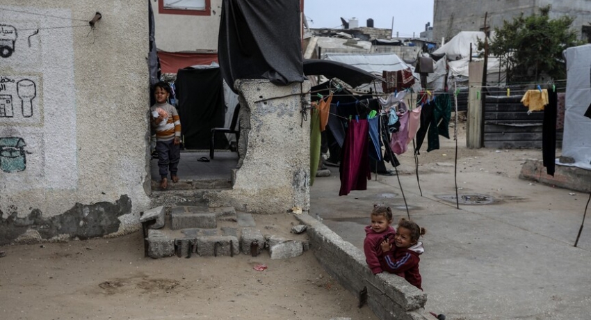 Gazze'de yerinden edilen 1,7 milyon kişi son derece kötü koşullarda yaşıyor