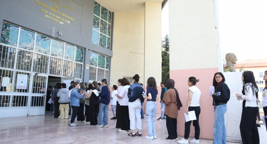 YKS'nin ilk oturumu sona erdi