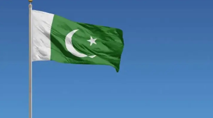 Pakistan'da bina çöktü: 11 ölü, 6 yaralı