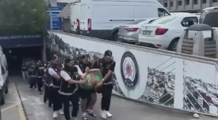 İstanbul'da 7 organize suç örgütüne düzenlenen operasyonda gözaltına alınan 28 kişi adliyeye sevk edildi