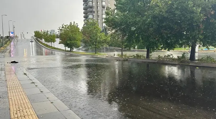 Ankara’da sağanak etkili oldu