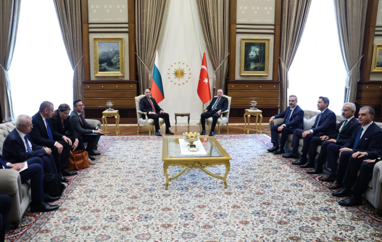 Cumhurbaşkanı Erdoğan'ın NATO Zirvesi öncesi diplomasi trafiği başladı