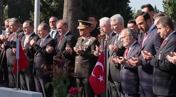 Edirnekapı'da 15 Temmuz Şehitliği'nde anma töreni
